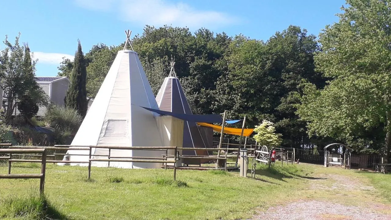 Camping Des Cerisiers Hotel Guillac  Guillac (Morbihan)