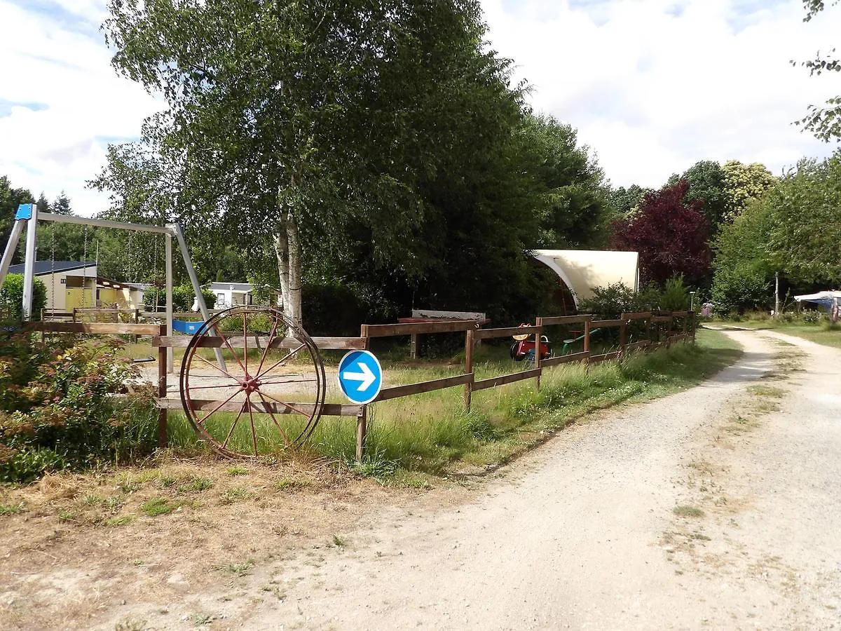 Campsite Camping Des Cerisiers Hotel Guillac